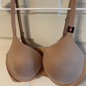 Victoria's Secret Nude Bra NWT